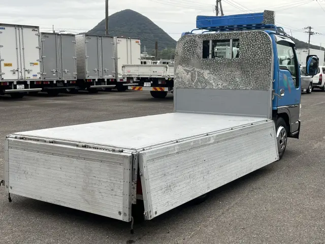 いすゞ エルフ KK-NKR71EA(2WD)の写真16
