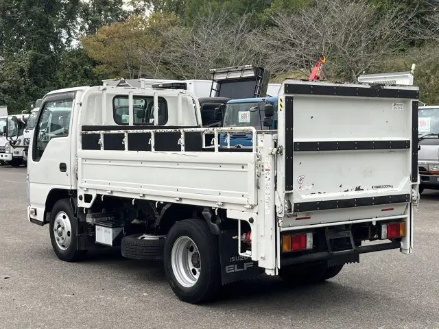 いすゞ エルフ TRG-NKR85A(2WD)の写真5
