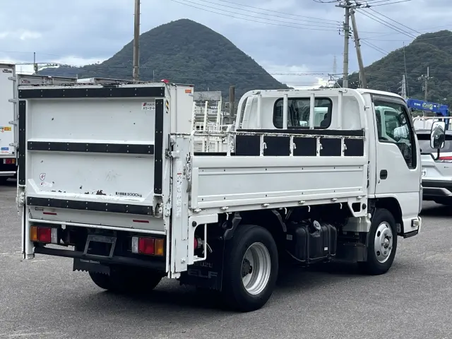 いすゞ エルフ TRG-NKR85A(2WD)の写真6