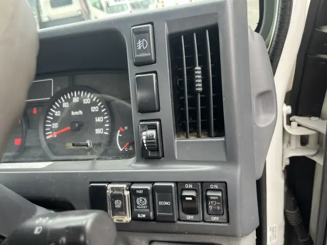 いすゞ エルフ TRG-NKR85A(2WD)の写真14