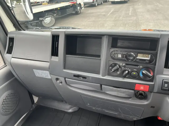 いすゞ エルフ TRG-NKR85A(2WD)の写真15