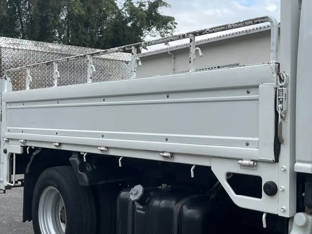いすゞ エルフ TRG-NKR85A(2WD)の写真25
