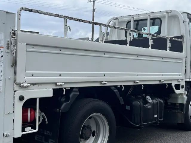 いすゞ エルフ TRG-NKR85A(2WD)の写真26