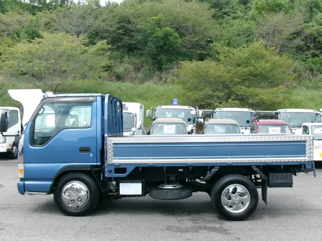 いすゞ エルフ KR-NKR81EA(2WD)の写真4