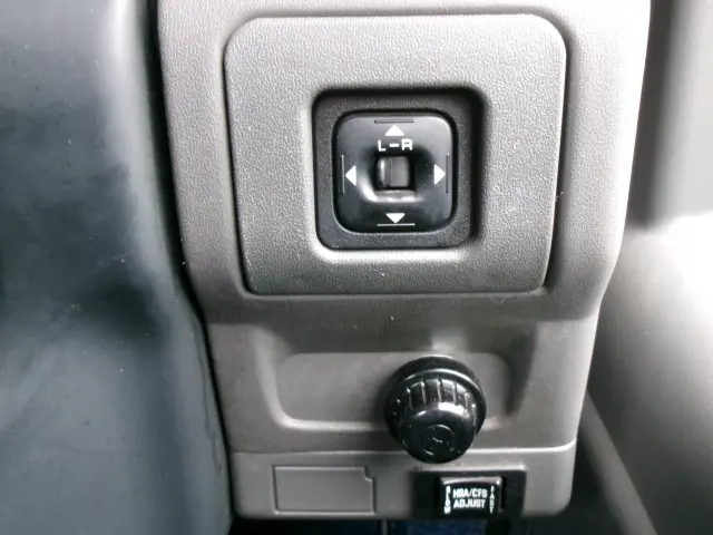 いすゞ エルフ KR-NKR81EA(2WD)の写真15