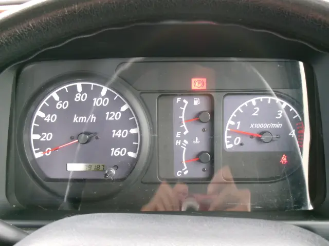 いすゞ エルフ KR-NKR81EA(2WD)の写真16