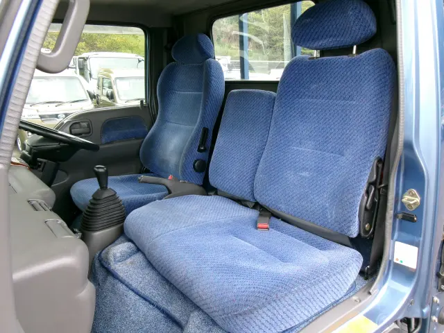 いすゞ エルフ KR-NKR81EA(2WD)の写真23