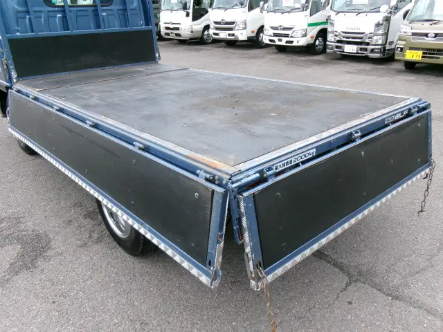 いすゞ エルフ KR-NKR81EA(2WD)の写真32