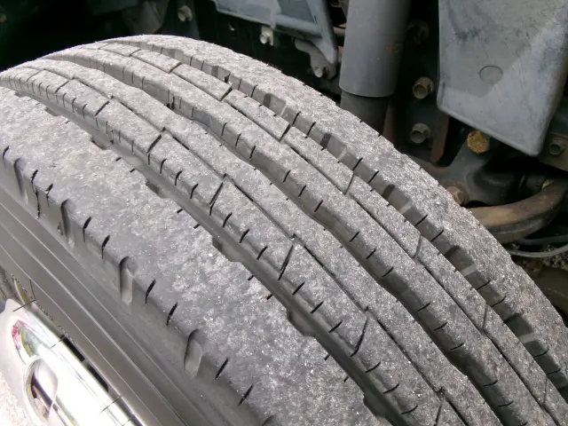 いすゞ エルフ KR-NKR81EA(2WD)の写真44