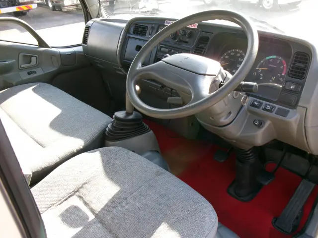 三菱 キャンター KC-FE562EV(2WD)の写真9