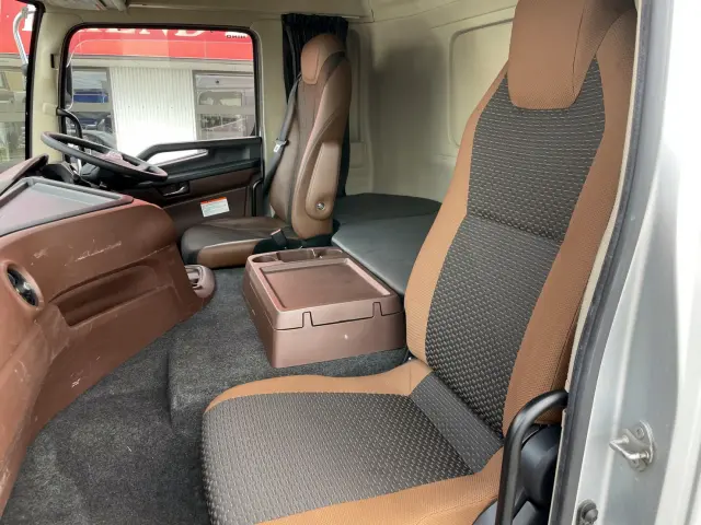 日野 プロフィア 2DG-FW1AHG(8x4)の写真27