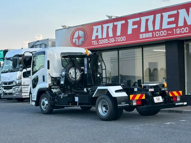 いすゞ フォワード 2RG-FRR90S4(2WD)の写真4