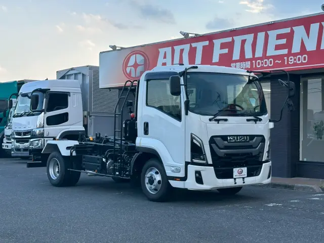 いすゞ フォワード 2RG-FRR90S4(2WD)の写真8