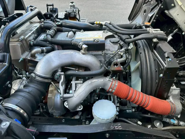 いすゞ フォワード 2RG-FRR90S4(2WD)の写真17