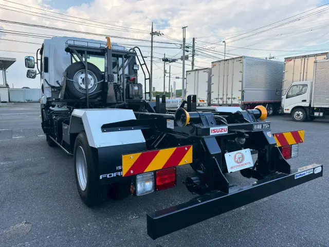 いすゞ フォワード 2RG-FRR90S4(2WD)の写真35