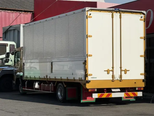 いすゞ フォワード 2RG-FRR90T2(2WD)の写真4