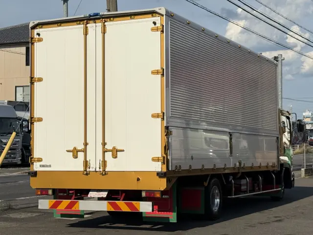 いすゞ フォワード 2RG-FRR90T2(2WD)の写真6