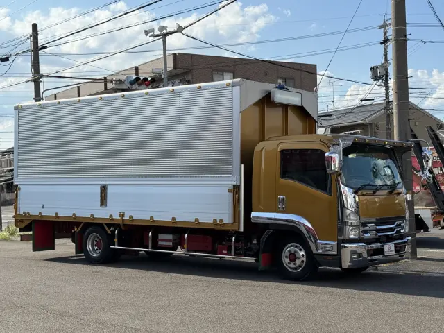 いすゞ フォワード 2RG-FRR90T2(2WD)の写真8