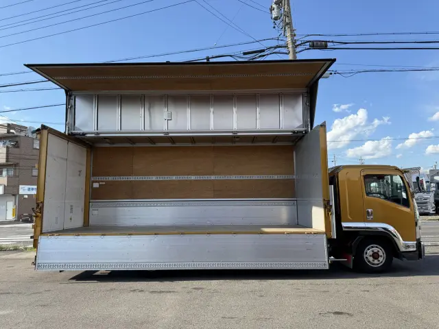 いすゞ フォワード 2RG-FRR90T2(2WD)の写真10