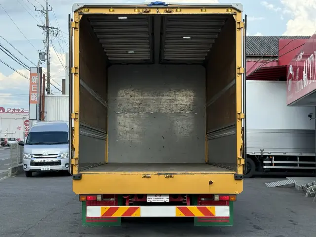 いすゞ フォワード 2RG-FRR90T2(2WD)の写真11