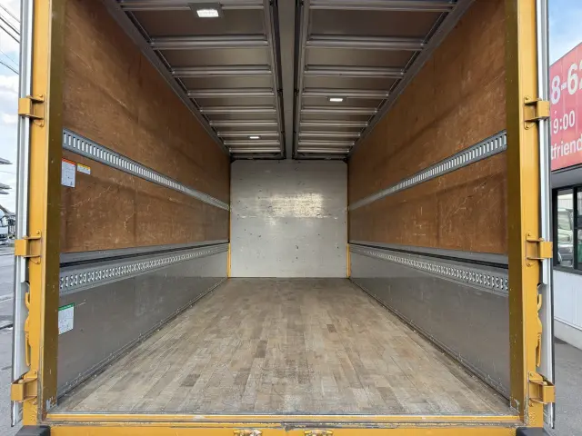 いすゞ フォワード 2RG-FRR90T2(2WD)の写真12