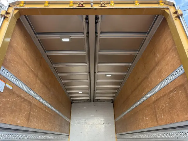 いすゞ フォワード 2RG-FRR90T2(2WD)の写真14