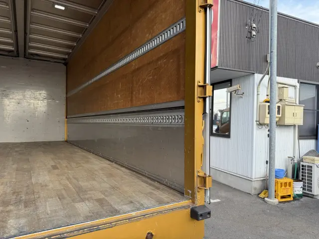 いすゞ フォワード 2RG-FRR90T2(2WD)の写真16