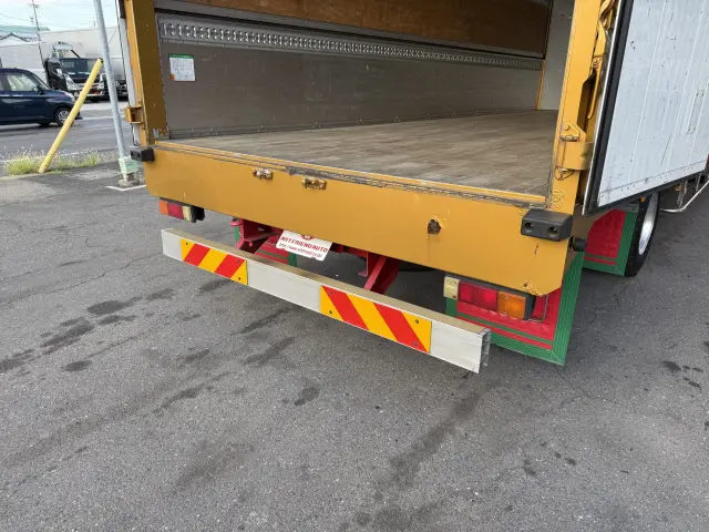 いすゞ フォワード 2RG-FRR90T2(2WD)の写真17