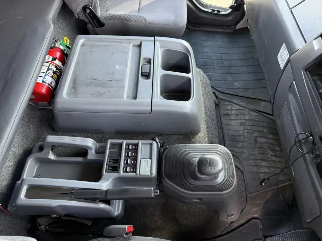 いすゞ フォワード 2RG-FRR90T2(2WD)の写真21