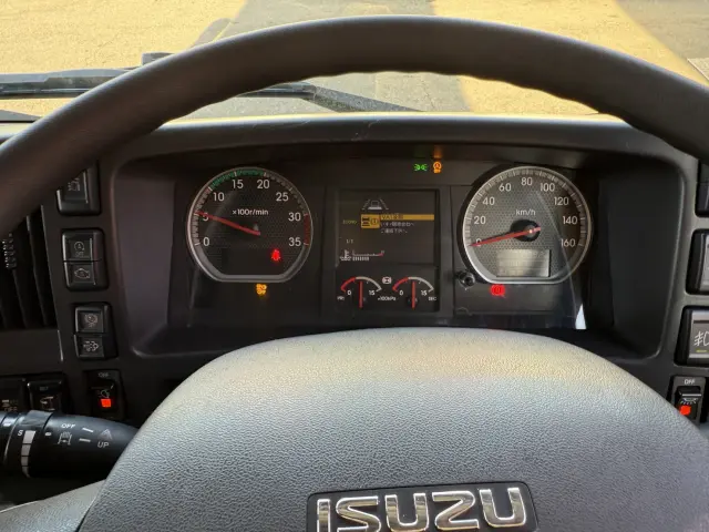 いすゞ フォワード 2RG-FRR90T2(2WD)の写真23
