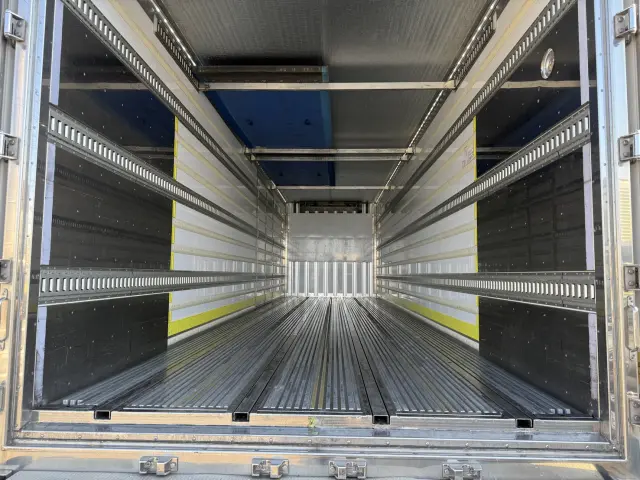 日野 プロフィア 2DG-FR1AHJ(未入力/関係無)の写真10