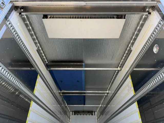 日野 プロフィア 2DG-FR1AHJ(未入力/関係無)の写真12