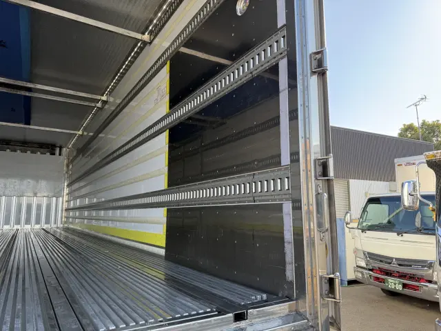 日野 プロフィア 2DG-FR1AHJ(未入力/関係無)の写真14