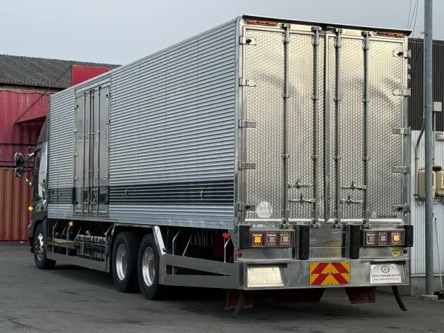 日野 プロフィア QPG-FR1EZEG(6x2)の写真5