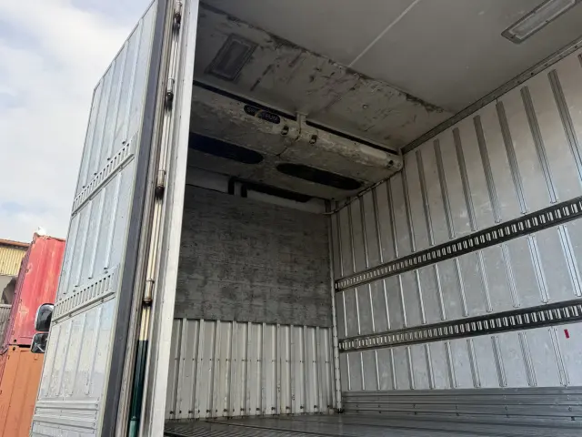 日野 プロフィア QPG-FR1EZEG(6x2)の写真10