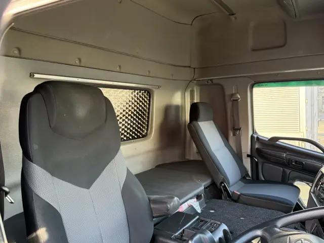 日野 プロフィア QPG-FR1EZEG(6x2)の写真19