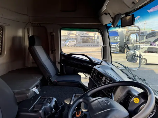 日野 プロフィア QPG-FR1EZEG(6x2)の写真21