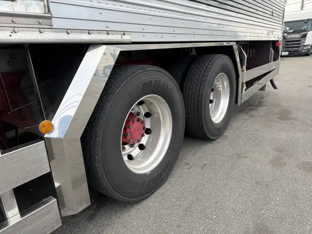 日野 プロフィア QPG-FR1EZEG(6x2)の写真33