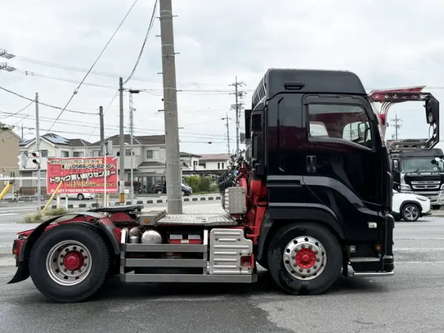 いすゞ ギガ QKG-EXD52BD(2WD)の写真7
