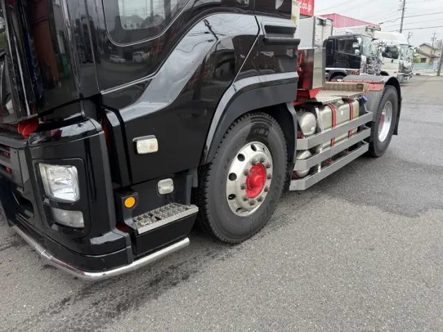 いすゞ ギガ QKG-EXD52BD(2WD)の写真9