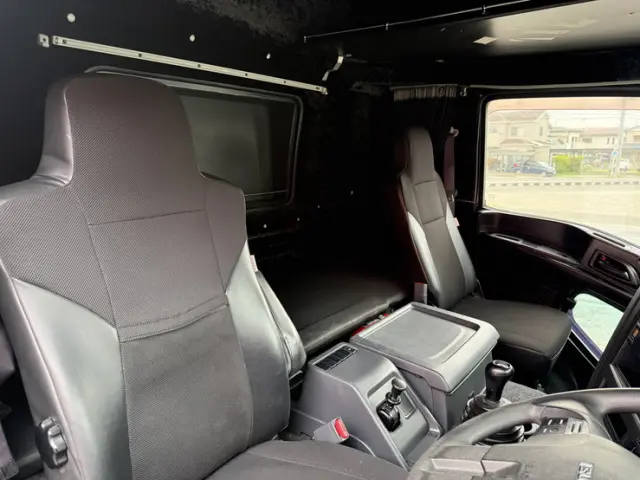 いすゞ ギガ QKG-EXD52BD(2WD)の写真23