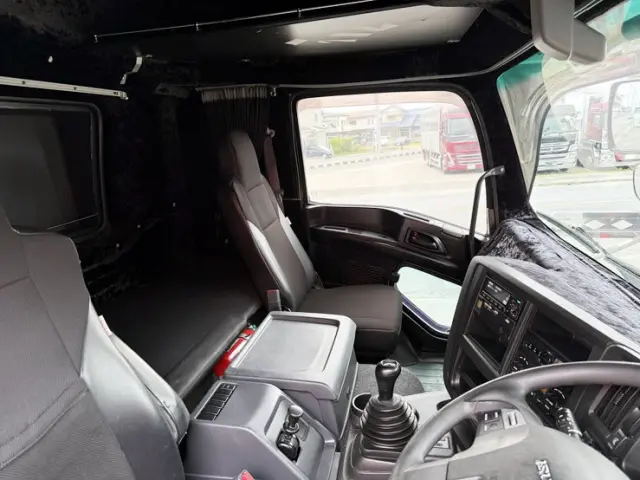 いすゞ ギガ QKG-EXD52BD(2WD)の写真25