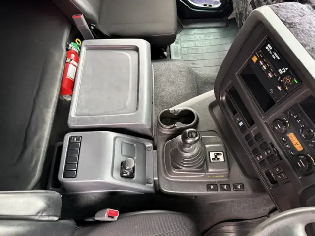 いすゞ ギガ QKG-EXD52BD(2WD)の写真26