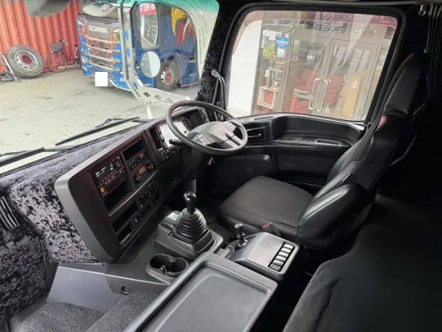 いすゞ ギガ QKG-EXD52BD(2WD)の写真34