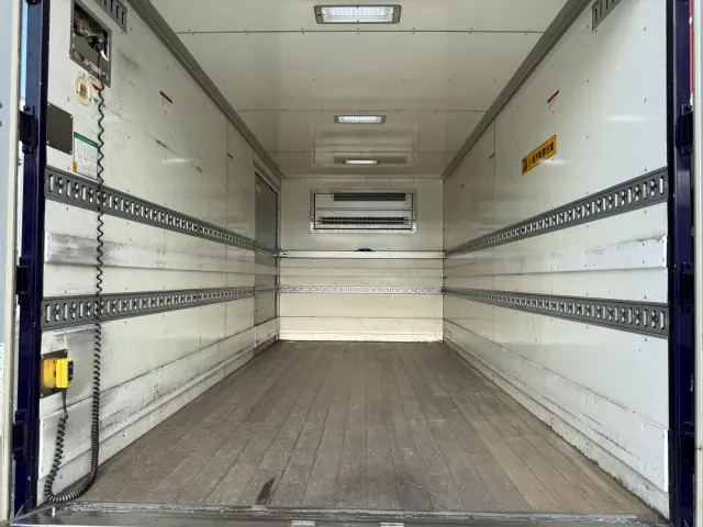 いすゞ エルフ 2RG-NPR88AN(2WD)の写真14