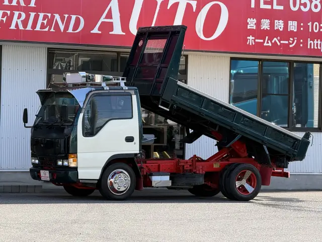 いすゞ エルフ KC-NKR66ED(2WD)の写真1