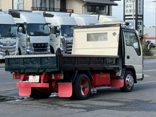 いすゞ エルフ KC-NKR66ED(2WD)の写真7