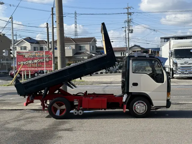 いすゞ エルフ KC-NKR66ED(2WD)の写真10