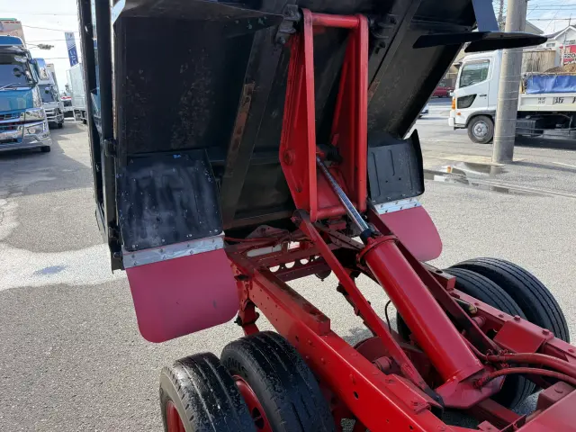 いすゞ エルフ KC-NKR66ED(2WD)の写真17