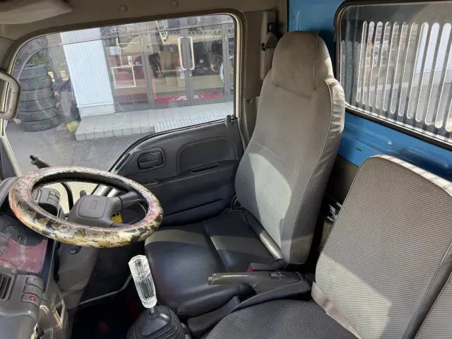 いすゞ エルフ KC-NKR66ED(2WD)の写真32